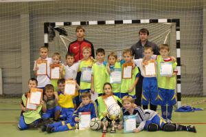 Открытый турнир по мини-футболу "Ура каникулы" Среди юношеских команд по двум группам 